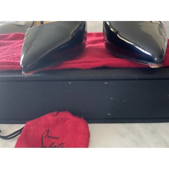 Christian Louboutin - Picture 6 of 10